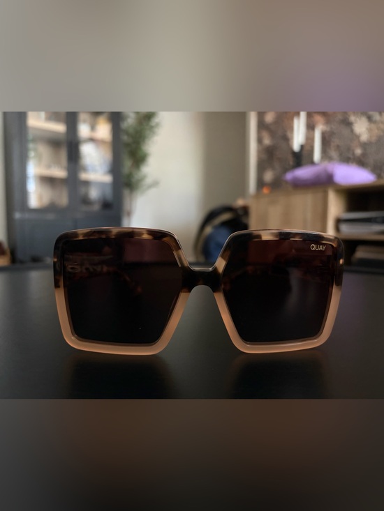 Quay Australia almost ready  Oversized  Sunglasses in Tortoise and Light Brown main image 4